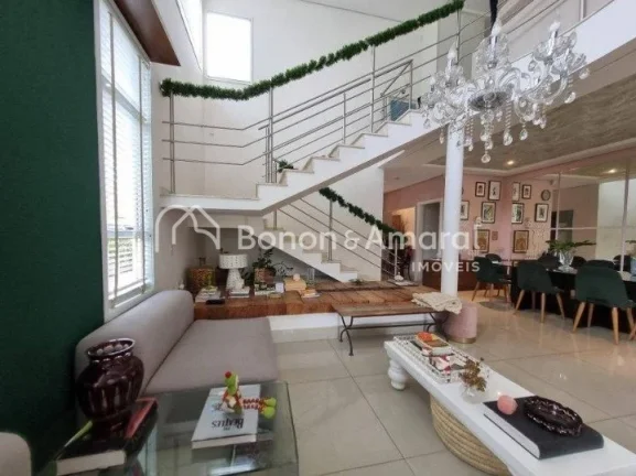 Imagem Linda e espaçosa casa com 308 m² de área construída. A residência possui 4 quartos (todos com a...