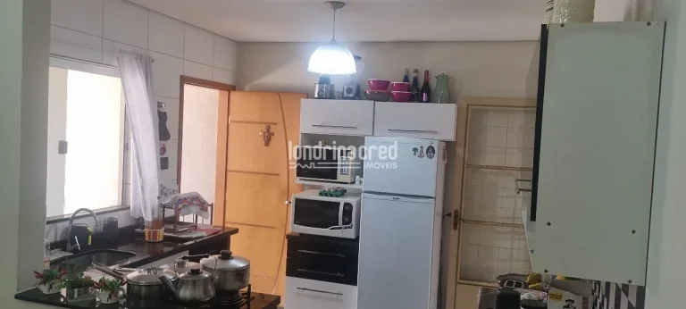 Imagem Linda Casa à Venda no Portal de Versalhes: 3 Quartos, Sendo 1 Suíte com Armários Planejados, por Apenas 550 Mil Reais – Oportunidade Imperdível!"