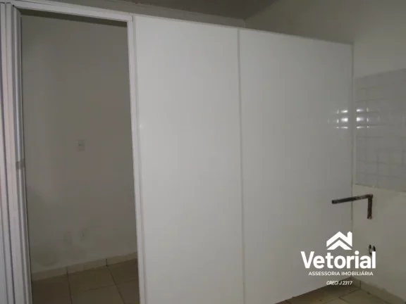 Imagem Oportunidade de Locação: Ponto Comercial com Salas, 1 Banheiro e 82m² no Centro de Barreiras-BA!