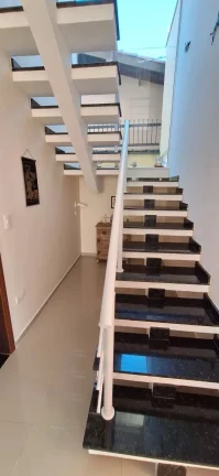 Imagem EXCELENTE IMOVEL, CASA COM 4 SUITES PISCINA E HIDROMASSAGEM, PERTO DA PRAIA