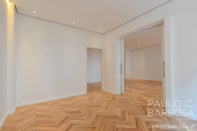 Imagem Jardins Venda - 3 Dormitórios (1 Suíte) - 2 Vagars - 187m²