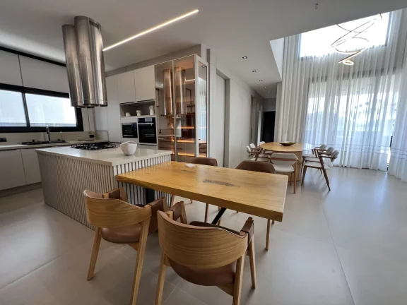 Imagem Casa Alto Padrão para Venda em Florianópolis / SC no bairro Ingleses do Rio Vermelho