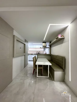 Imagem Apartamento com 4 dormitórios (2 suítes) 2 vagas de garagem na quadra do mar. Lazer na cobertura!