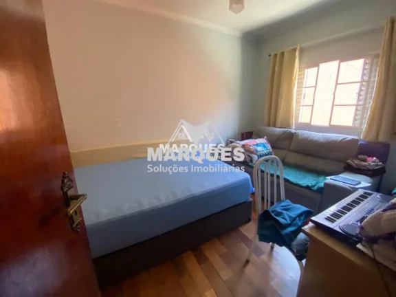 Imagem Casa c/ 3 dorms, 1 suite e 4 vagas
