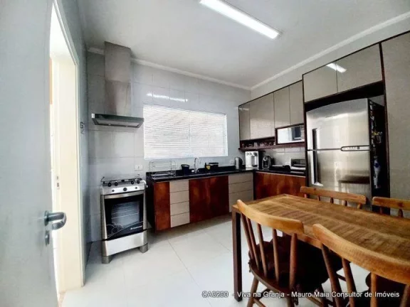 Imagem Casa com 3 dormitórios à venda, 181 m² por R$ 1.350.000 - Granja Viana.