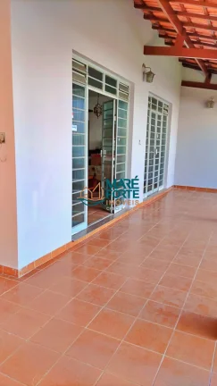Imagem OPORTUNIDADE CASA COM PISCINA E EDICULA.