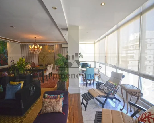 Imagem Apartamento de alto padrão, ensolarado, pé direito alto, janelões, taco impecável, cozinha moren...