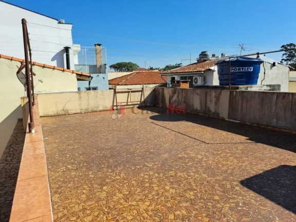Imagem Sobrado espaçoso bem localizadoà venda no bairro Assunção, São Bernardo do Campo, com 3 dormitórios, sendo 1 suíte, 5 vagas, 246 m².