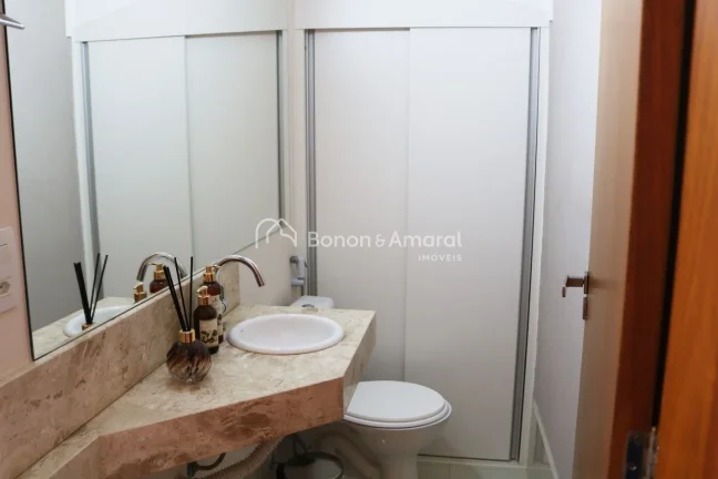 Imagem Casa tipo sobrado com living para 02 ambientes piso porcelanato, lavabo, 3 quartos com armários pla...