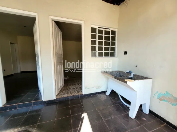 Imagem Casa à Venda no Dom Pedro II – Terreno Amplo de 250m², Ótima Localização e Possibilidade de Entrega Reformada em Londrina/PR!