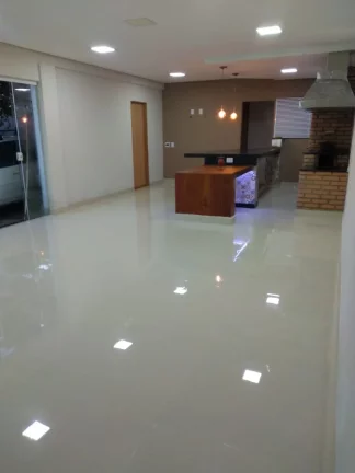Imagem Excelente casa com 3 dormitórios, sendo 1 suíte, Agudos(SP)