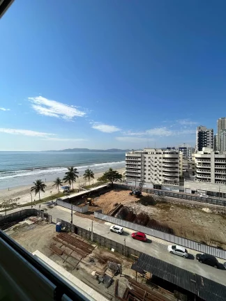 Imagem Apartamento com 3 suítes e 3 vagas de garagem na Meia Praia em Itapema/SC