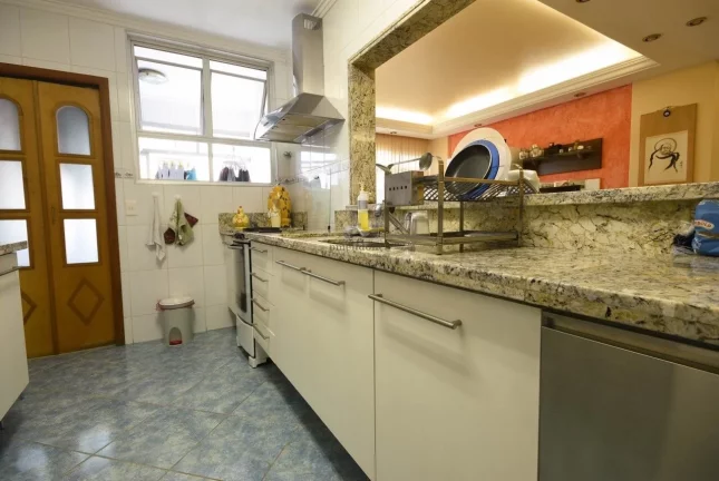 Imagem Apartamento reformado com 117M2 a venda no bairro Perdizes! Possui amplo living para dois ambientes,...
