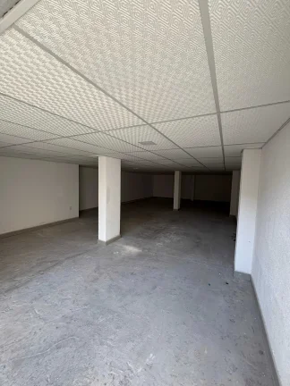 Imagem Sobrado triplex com 3 suítes e 4 vagas de garagem no bairro Ariribá em Balneário Camboriú/SC