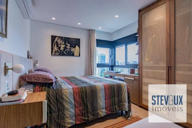 Imagem Apartamento com mezanino totalmente reformado na Vila Olímpia para venda