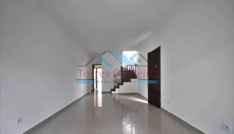 Imagem Sobrado com 3 dorm. (3 suítes) + 2 vagas - Jd. Monte Kemel