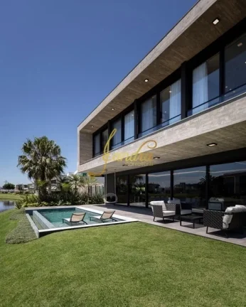 Imagem Casa condomínio com 05 suites e piscina beira de lago