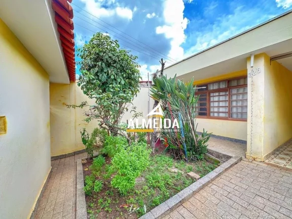 Imagem Casa com 2 dormitórios à venda, 124 m² por R$ 550.000,00 - Cidade Jardim - Rio Claro/SP