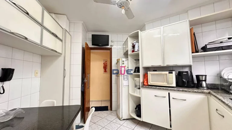 Imagem Apartamento com 2 dormitórios sendo 1 suite No Embaré. vaga demarcada, salao festas amplo, churrasqueira, e salao de jogos. Andar alto com vista livre