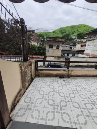 Imagem Casa com 2 quartos e com garagem no bairro Engenho Pequeno, São Gonçalo/RJ