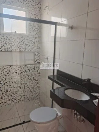 Imagem Casa à venda no Parque Liberdade, Uberaba - 2 dormitórios, garagem e box nos banheiros!