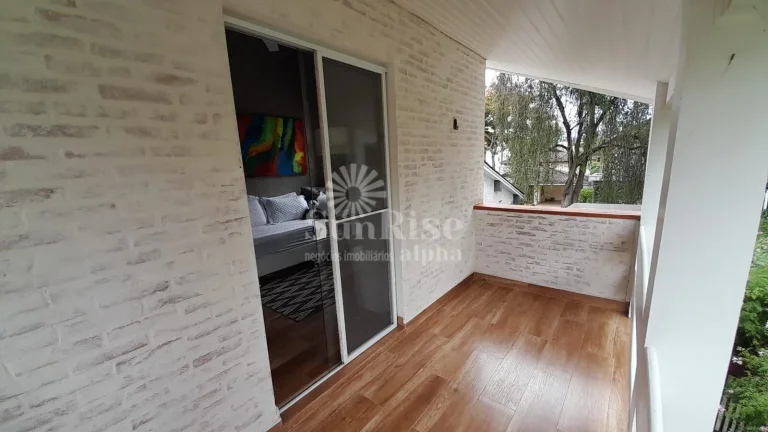 Imagem Casa térrea de esquina - Alphaville 3 com 3 suítes e 4 vagas - 300m² AC - 570m² AT | R$15.000,