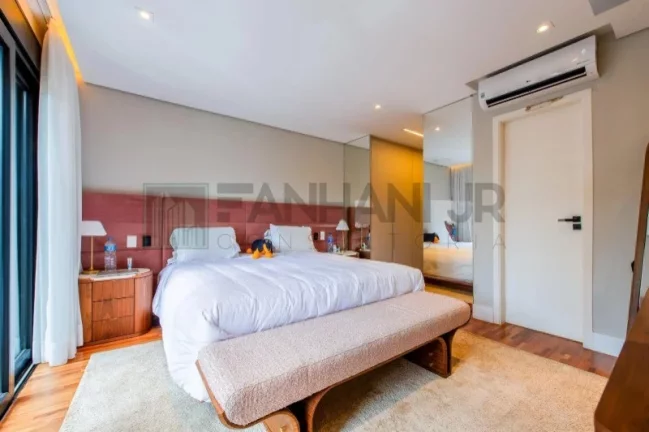 Imagem Imperdível oportunidade: Casa à venda em São Paulo-SP, Vila Nova Conceição, 4 quartos, 3 suítes, 3 salas, 5 banheiros, 2 vagas, 290m².