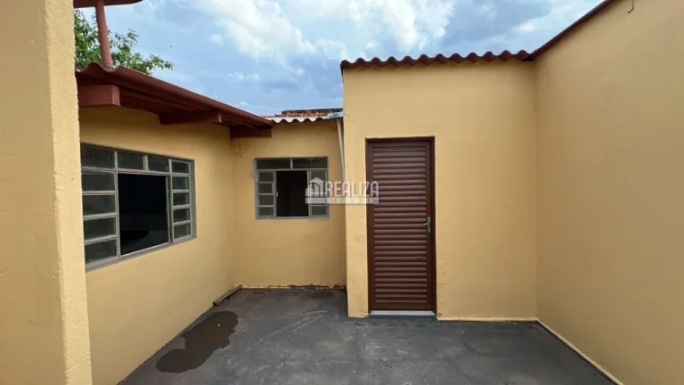 Imagem Casa à venda no bairro Vila Arquelau, Uberaba - 3 dormitórios, 4 garagens e mais!