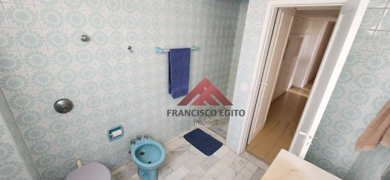 Imagem Apartamento com sala 03 quartoa e dependencia completa,vaga de garagem,em otima localização no Ingá,proximo a todo comércio, colégios e faculdades,co