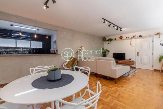 Imagem Apartamento com reforma recente e moderna Jardim Paulista. - Área: 125,00m² - Living com amplos ja...