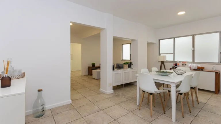 Imagem Apartamento Lagoa - 79M², 2 Dorms, 1 Suíte, 1 Vaga Demarcada, Armários.