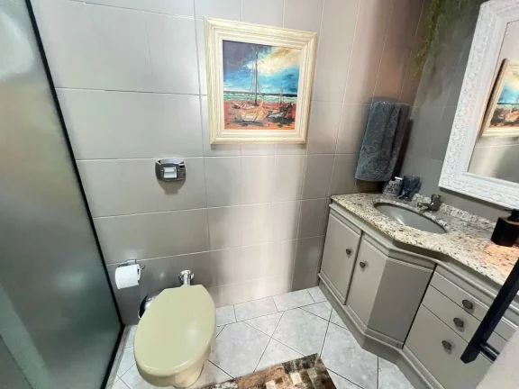 Imagem Apartamento com 2 dormitórios sendo 1 suíte e 1 vaga de garagem– 450m da Praia em Balneário Camboriú