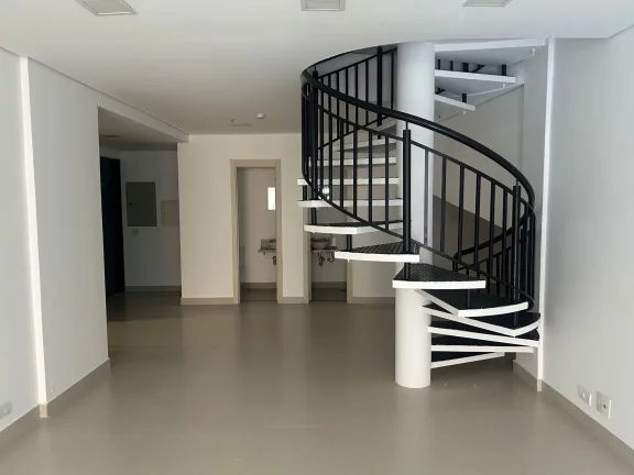 Imagem Loja Comercial – 122m² com Mezanino e Acesso Privilegiado no Centro