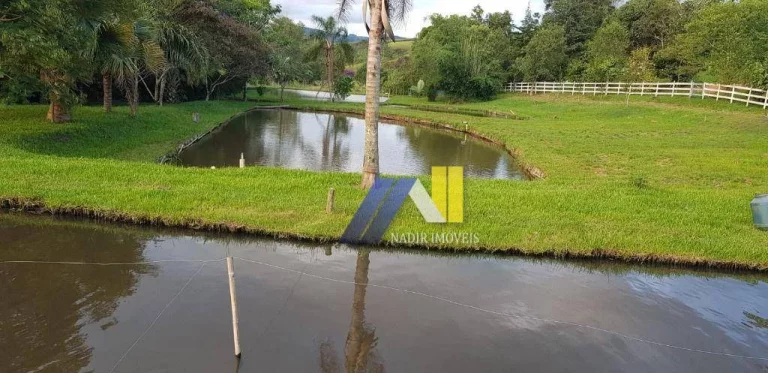 Imagem Chácara com 3 Quartos à Venda, 24.200 m² em área Rural - Congonhal