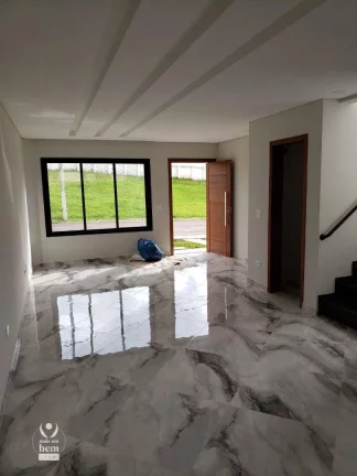 Imagem Amplo sobrado de 121 m² com 3 quartos sendo 1 suíte, 2 vagas de garagem à venda por R$ 650.000 - Campo de Santana - Curitiba/PR