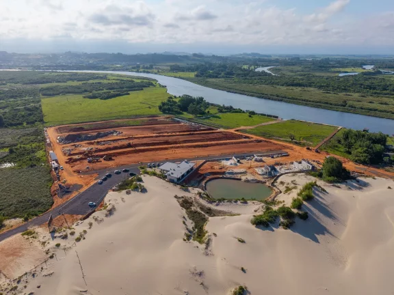 Imagem Casa de condomínio à venda em Passo de Torres, Centro, com 4 quartos, 256,53m²