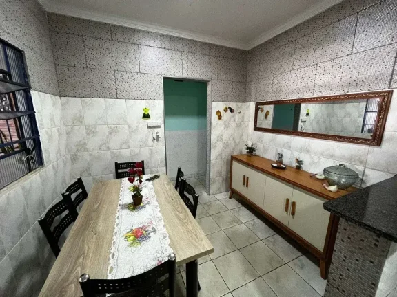 Imagem Casa à venda, com 4 quartos no bairro Nova Cidade