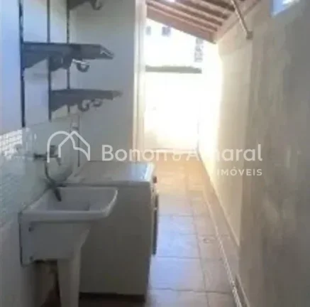 Imagem Venha conhecer seu novo lar! Uma casa cheia de charme e conforto, localizada em um dos melhores pont...