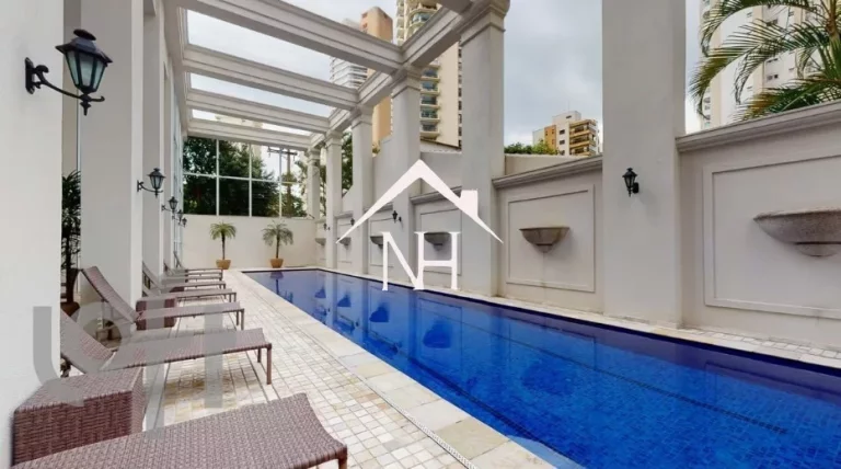 Imagem Lindo Apartamento com pé direito de 3,10m com 350m² sendo 3 suítes (1 master closet duplo e sala de banho ) e 5 vagas