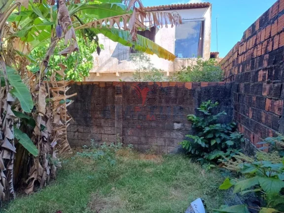 Imagem Casa de 2 Quartos, com quintal, no Bairro Vila velha. 1 Vaga de garagem
