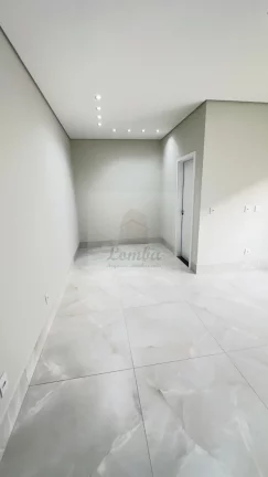 Imagem Imperdível: Casa à venda em Cuiabá-MT, bairro Jardim das Palmeiras, 3 quartos, 1 suíte, 2 salas, 3 banheiros, 2 vagas, 166m².