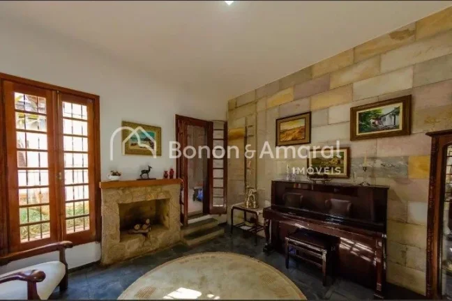 Imagem Casa excelente, com 6 quartos, todos são suítes, 8 banheiros, com elevador, 5 pontos de ar condici...