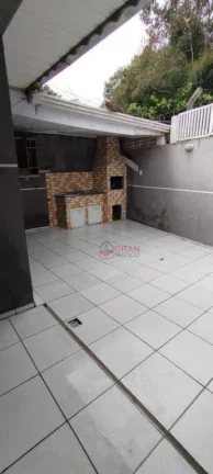 Imagem Casa com 3 dormitórios à venda em Araucária/PR