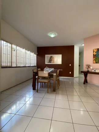 Imagem Casa à venda com 4 dormitórios (três suítes) R$ 1.600.000 - BOM PARA CLINICAS . Jóquei - Teresina/PI