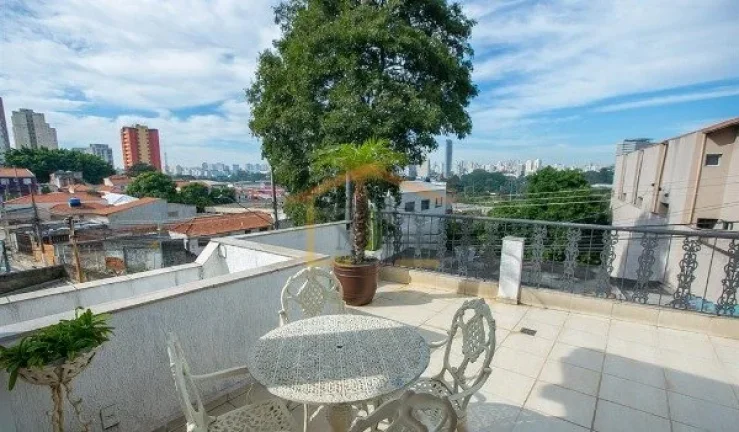 Imagem Casa em rua calma, com ampla vista e muita iluminação natural, 4 dormitórios, sendo 2 suítes com...