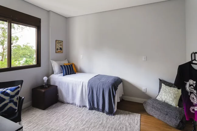 Imagem Apartamento de luxo no Morumbi: 4 quartos, 2 suítes, 3 banheiros, 5 vagas de garagem, 200m² - São Paulo-SP.