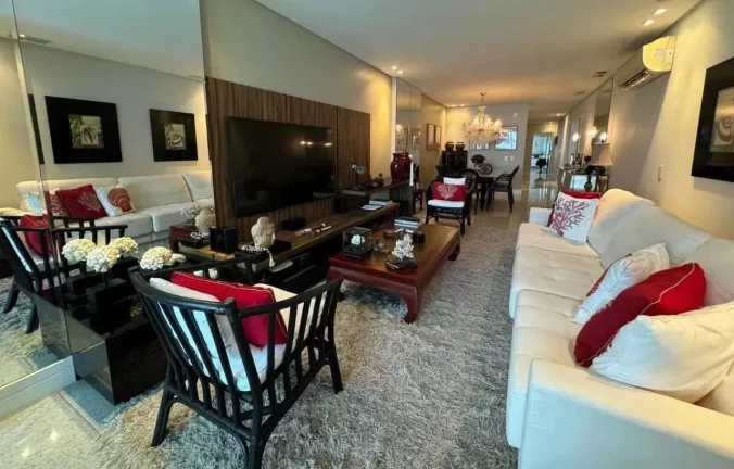 Imagem Apartamento mobiliado com 4 suítes e 4 vagas de garagem na Av. Atlântica em Balneário Camboriú