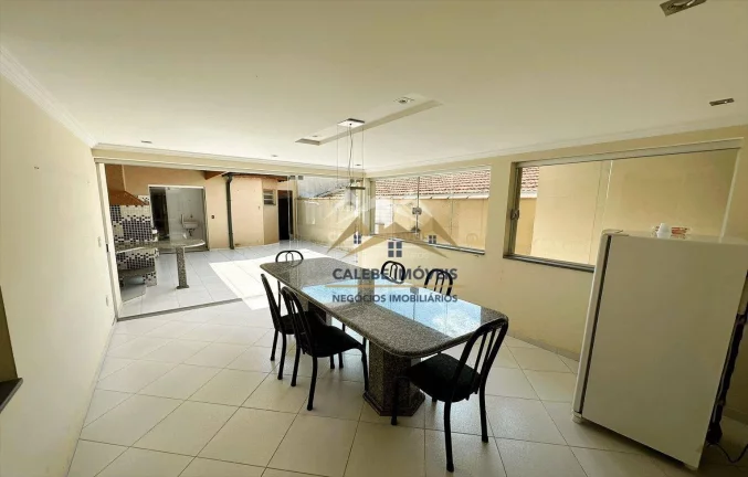 Imagem Sobrado com 5 dormitórios à venda, 295 m² por R$ 430.000,00 - Vila Santa Luzia - Tatuí/SP