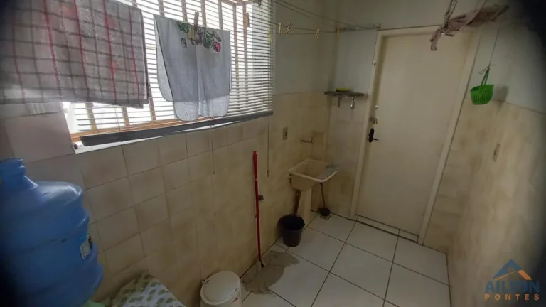 Imagem Apartamento com 2 Quartos + Quarto de Empregada à Venda na 3° Quadra do Mar na Praia do Morro - Guarapari-ES