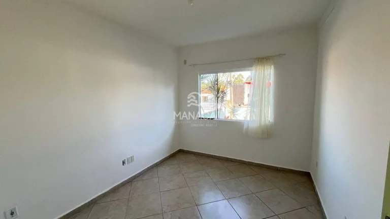 Imagem Casa com 3 Quartos (1 Suíte) – Espaçosa e Aconchegante